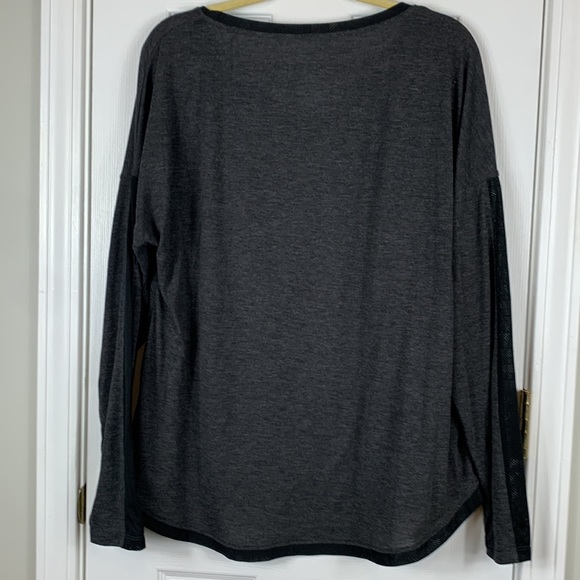 Avia dark grey long sleeved athletic top size XXL. Mesh striped down sleeve - Picture 5 of 5